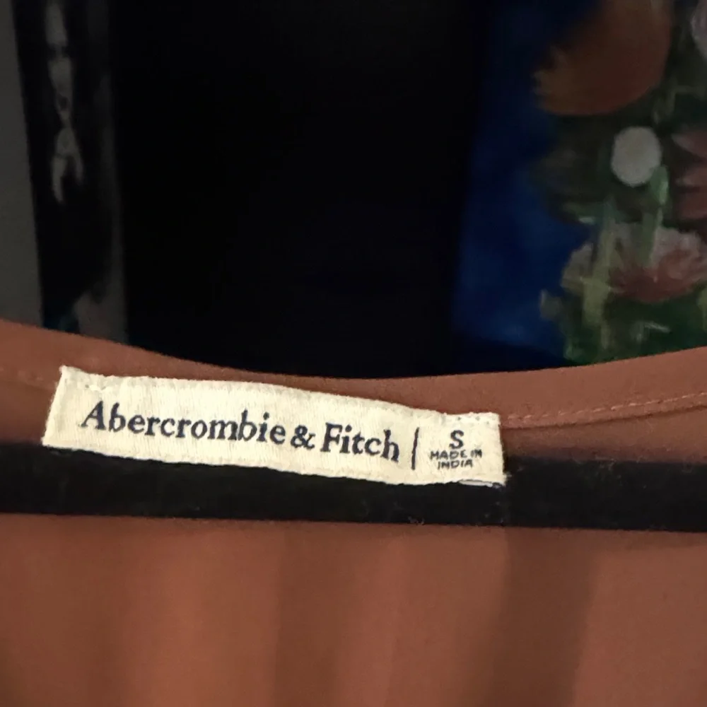 Abercrombie and Fitch Burgundy Blouse - Picture 3 of 4